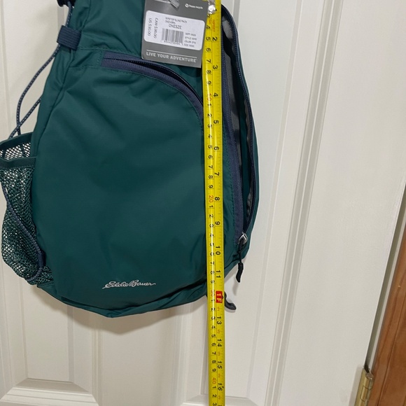 Eddie Bauer Dark Evergreen Ripstop Sling Bag - Picture 2 of 8